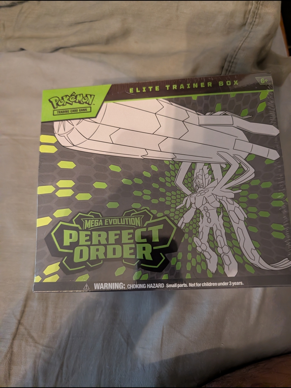 Pokemon Elite Trainer Box - Green and Gray Mega Evolution Perfect Order